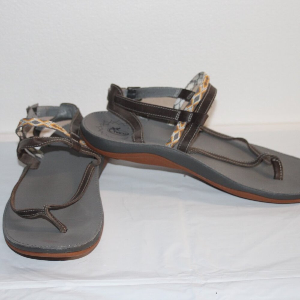 10a NWOBChaco Sandals Ladies Strappy Leather Slingbacks Thongs Buckle 10